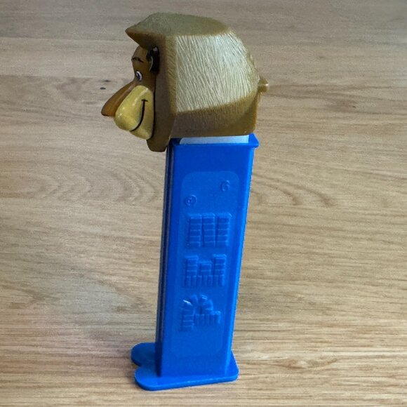 PEZ Candy Dispenser DreamWorks Madagascar Alex the Lion, Loose, Blue Stem, 2005 - Picture 4 of 15